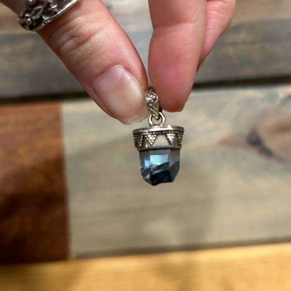 925s Aqua Aura Quartz point pendant - Picture 7 of 8
